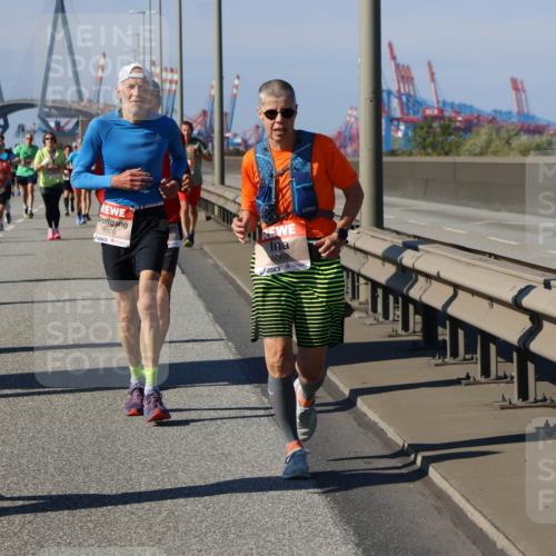 03.10.2025 - Köhlbrandbrückenlauf Strokosch-Dieckow http://msf.ph/oto/9120807 03.10.2025 12:59:12 Position 3 4928, 6069 meine-sportfotos.de