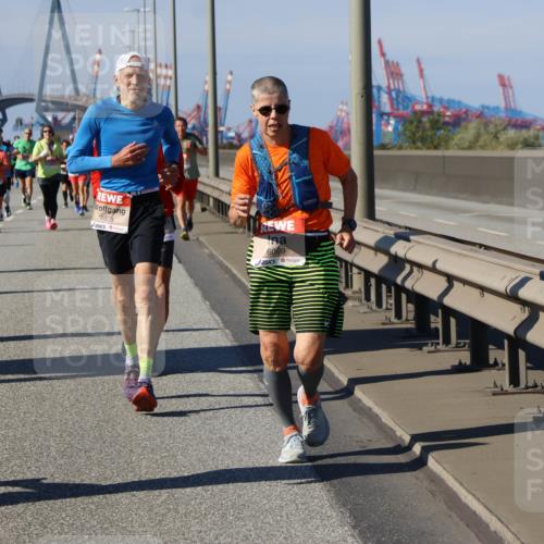 03.10.2025 - Köhlbrandbrückenlauf Strokosch-Dieckow http://msf.ph/oto/9120811 03.10.2025 12:59:12 Position 3 4928, 6069 meine-sportfotos.de
