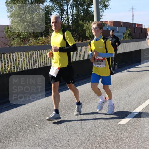 03.10.2025 - Köhlbrandbrückenlauf Strokosch-Dieckow http://msf.ph/oto/9120836 03.10.2025 12:59:14 Position 3 5800, 5132 meine-sportfotos.de