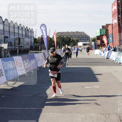 03.10.2025 - Köhlbrandbrückenlauf Jannik Wohlers http://msf.ph/oto/9120853 03.10.2025 13:35:51 Ziel 6079, 6292, 6508 meine-sportfotos.de