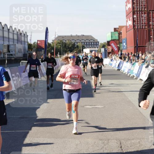 03.10.2025 - Köhlbrandbrückenlauf Jannik Wohlers http://msf.ph/oto/9120855 03.10.2025 13:04:24 Ziel 4117, 4198, 4297, 4494, 4665, 4836, 4995, 5055, 6038, 6250, 6251, 6523, 6723, 6724 meine-sportfotos.de