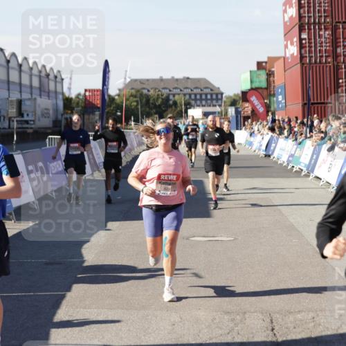 03.10.2025 - Köhlbrandbrückenlauf Jannik Wohlers http://msf.ph/oto/9120861 03.10.2025 13:04:24 Ziel 4117, 4198, 4297, 4494, 4665, 4836, 4995, 5055, 6038, 6250, 6251, 6523, 6723, 6724 meine-sportfotos.de