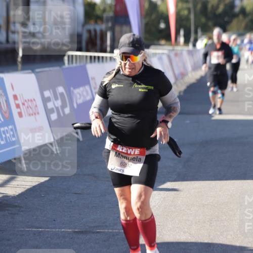 03.10.2025 - Köhlbrandbrückenlauf Jannik Wohlers http://msf.ph/oto/9120876 03.10.2025 13:35:52 Ziel 6079, 6292, 6508 meine-sportfotos.de