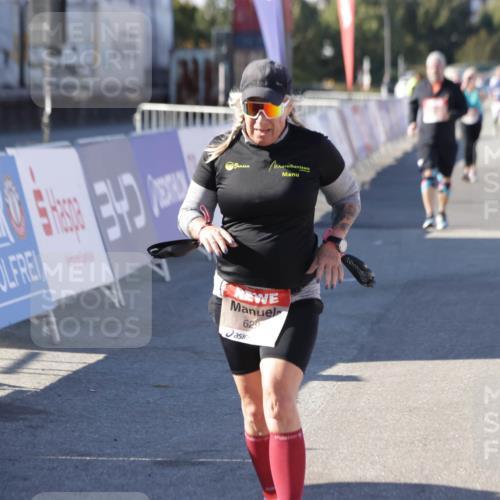 03.10.2025 - Köhlbrandbrückenlauf Jannik Wohlers http://msf.ph/oto/9120883 03.10.2025 13:35:52 Ziel 6079, 6292, 6508 meine-sportfotos.de