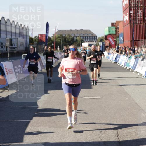 03.10.2025 - Köhlbrandbrückenlauf Jannik Wohlers http://msf.ph/oto/9120885 03.10.2025 13:04:24 Ziel 4117, 4198, 4297, 4494, 4665, 4836, 4995, 5055, 6038, 6250, 6251, 6523, 6723, 6724 meine-sportfotos.de