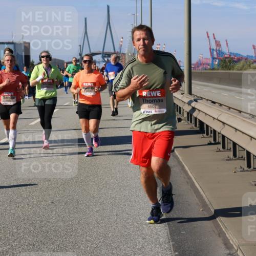 03.10.2025 - Köhlbrandbrückenlauf Strokosch-Dieckow http://msf.ph/oto/9120897 03.10.2025 12:59:23 Position 3 4423, 440, 6507 meine-sportfotos.de