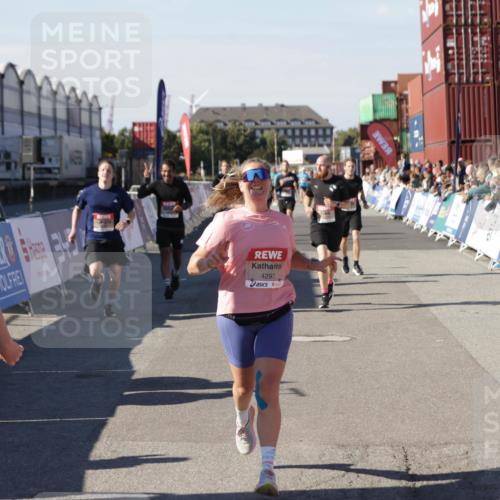 03.10.2025 - Köhlbrandbrückenlauf Jannik Wohlers http://msf.ph/oto/9120925 03.10.2025 13:04:24 Ziel 4117, 4198, 4297, 4494, 4665, 4836, 4995, 5055, 6038, 6250, 6251, 6523, 6723, 6724 meine-sportfotos.de