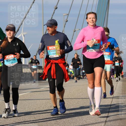 03.10.2025 - Köhlbrandbrückenlauf Strokosch-Dieckow http://msf.ph/oto/9120929 03.10.2025 09:56:08 Position 2 3662, 2114, 1976, 1977, 1709 meine-sportfotos.de