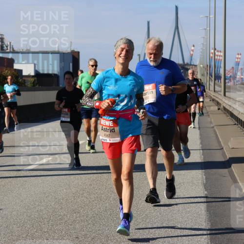 03.10.2025 - Köhlbrandbrückenlauf Strokosch-Dieckow http://msf.ph/oto/9120930 03.10.2025 12:59:28 Position 3 4347, 5053 meine-sportfotos.de