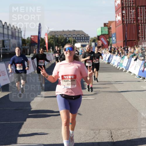 03.10.2025 - Köhlbrandbrückenlauf Jannik Wohlers http://msf.ph/oto/9120931 03.10.2025 13:04:25 Ziel 4055, 4117, 4198, 4297, 4494, 4665, 4836, 4995, 5055, 6018, 6038, 6250, 6251, 6723, 6724 meine-sportfotos.de