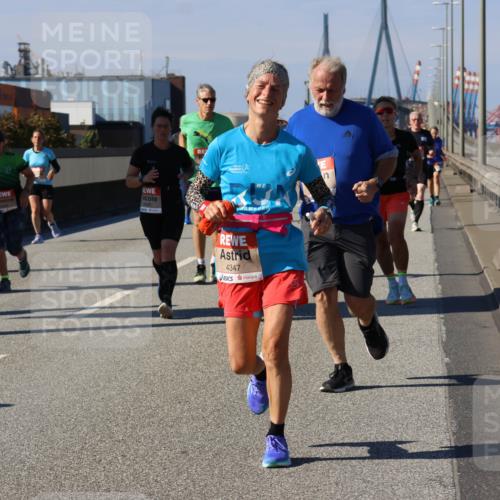 03.10.2025 - Köhlbrandbrückenlauf Strokosch-Dieckow http://msf.ph/oto/9120943 03.10.2025 12:59:28 Position 3 4347 meine-sportfotos.de