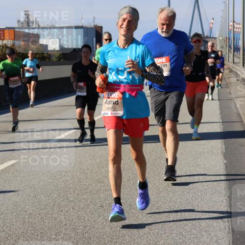 03.10.2025 - Köhlbrandbrückenlauf Strokosch-Dieckow http://msf.ph/oto/9120957 03.10.2025 12:59:28 Position 3 4347 meine-sportfotos.de