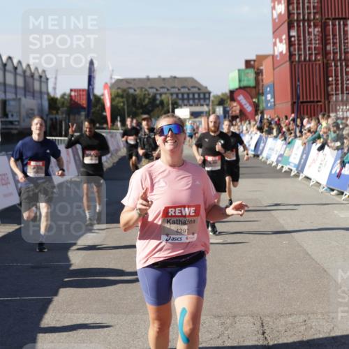 03.10.2025 - Köhlbrandbrückenlauf Jannik Wohlers http://msf.ph/oto/9120965 03.10.2025 13:04:25 Ziel 4055, 4117, 4198, 4297, 4494, 4665, 4836, 4995, 5055, 6018, 6038, 6250, 6251, 6723, 6724 meine-sportfotos.de