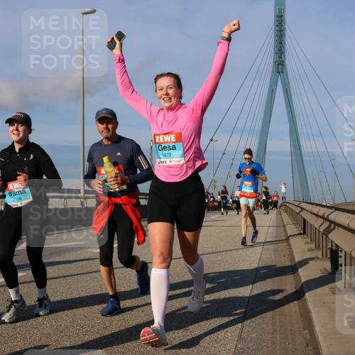 03.10.2025 - Köhlbrandbrückenlauf Strokosch-Dieckow http://msf.ph/oto/9120966 03.10.2025 09:56:11 Position 2 2114, 1977 meine-sportfotos.de