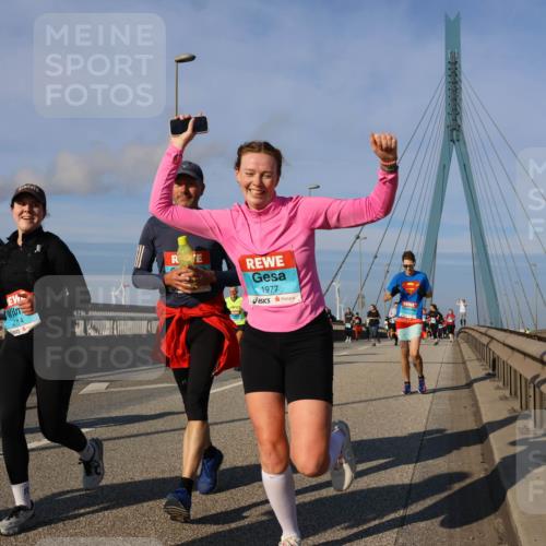 03.10.2025 - Köhlbrandbrückenlauf Strokosch-Dieckow http://msf.ph/oto/9120982 03.10.2025 09:56:11 Position 2 214, 1977 meine-sportfotos.de