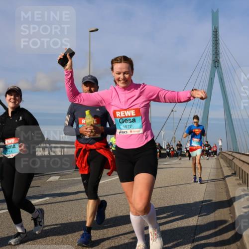 03.10.2025 - Köhlbrandbrückenlauf Strokosch-Dieckow http://msf.ph/oto/9120984 03.10.2025 09:56:11 Position 2 214, 1977 meine-sportfotos.de