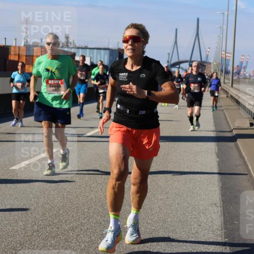03.10.2025 - Köhlbrandbrückenlauf Strokosch-Dieckow http://msf.ph/oto/9120999 03.10.2025 12:59:32 Position 3 6001 meine-sportfotos.de