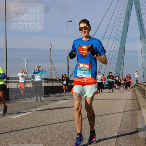 03.10.2025 - Köhlbrandbrückenlauf Strokosch-Dieckow http://msf.ph/oto/9121011 03.10.2025 09:56:13 Position 2 2742, 1709 meine-sportfotos.de
