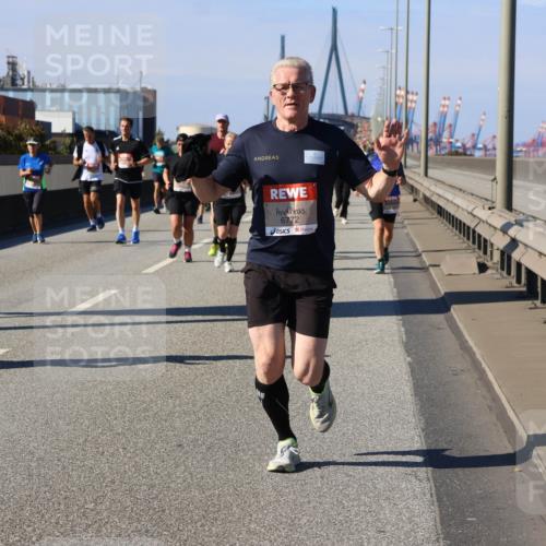 03.10.2025 - Köhlbrandbrückenlauf Strokosch-Dieckow http://msf.ph/oto/9121012 03.10.2025 12:59:35 Position 3 6772 meine-sportfotos.de