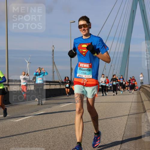 03.10.2025 - Köhlbrandbrückenlauf Strokosch-Dieckow http://msf.ph/oto/9121015 03.10.2025 09:56:13 Position 2 1709 meine-sportfotos.de