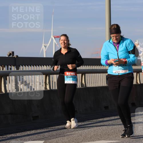 03.10.2025 - Köhlbrandbrückenlauf Strokosch-Dieckow http://msf.ph/oto/9121020 03.10.2025 09:56:16 Position 2 2303, 2304 meine-sportfotos.de