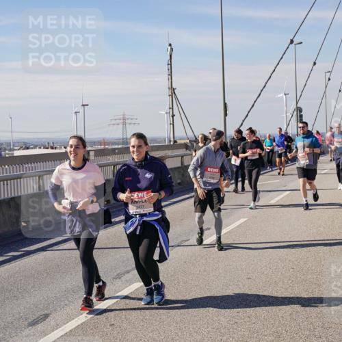 03.10.2025 - Köhlbrandbrückenlauf Michael Burmester http://msf.ph/oto/9121021 03.10.2025 13:02:26 Position 2 5477 meine-sportfotos.de