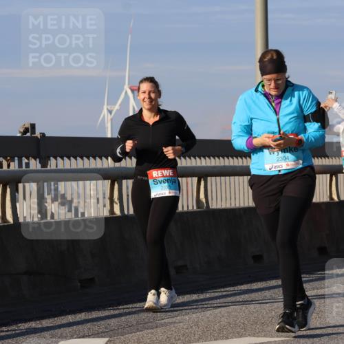 03.10.2025 - Köhlbrandbrückenlauf Strokosch-Dieckow http://msf.ph/oto/9121025 03.10.2025 09:56:16 Position 2 2303, 2304 meine-sportfotos.de