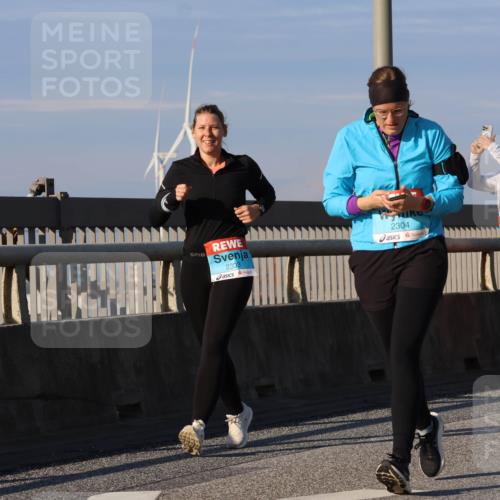 03.10.2025 - Köhlbrandbrückenlauf Strokosch-Dieckow http://msf.ph/oto/9121028 03.10.2025 09:56:16 Position 2 2303, 2304 meine-sportfotos.de