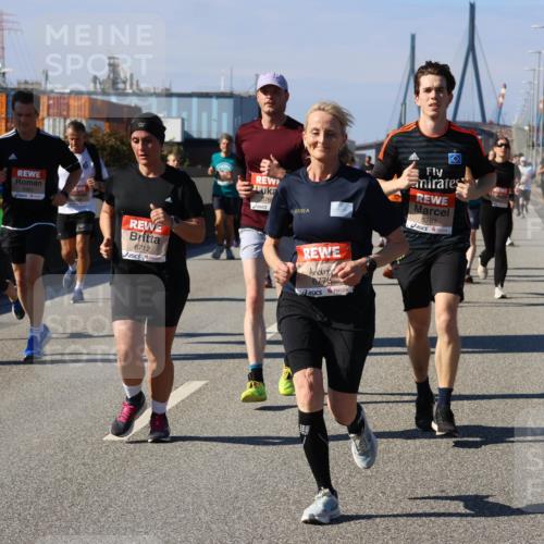 03.10.2025 - Köhlbrandbrückenlauf Strokosch-Dieckow http://msf.ph/oto/9121046 03.10.2025 12:59:40 Position 3 6712, 576, 6778, 5761 meine-sportfotos.de