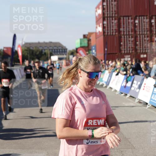 03.10.2025 - Köhlbrandbrückenlauf Jannik Wohlers http://msf.ph/oto/9121047 03.10.2025 13:04:26 Ziel 4055, 4117, 4198, 4297, 4494, 4665, 4836, 4995, 5055, 6018, 6038, 6250, 6251, 6723, 6724 meine-sportfotos.de