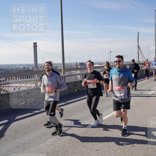 03.10.2025 - Köhlbrandbrückenlauf Michael Burmester http://msf.ph/oto/9121078 03.10.2025 13:02:30 Position 2 530, 5505, 4 meine-sportfotos.de