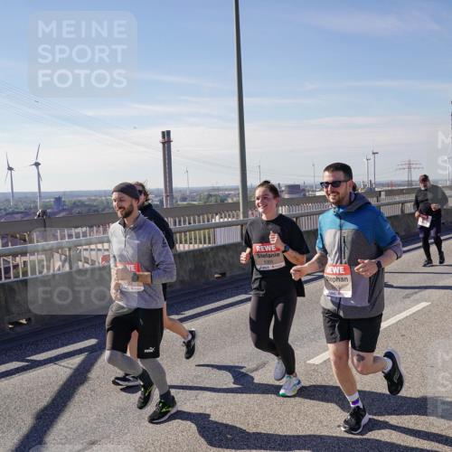03.10.2025 - Köhlbrandbrückenlauf Michael Burmester http://msf.ph/oto/9121092 03.10.2025 13:02:30 Position 2 5301 meine-sportfotos.de