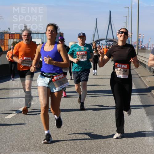 03.10.2025 - Köhlbrandbrückenlauf Strokosch-Dieckow http://msf.ph/oto/9121101 03.10.2025 12:59:45 Position 3 5806, 5525, 6785, 5771, 5768 meine-sportfotos.de