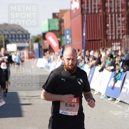 03.10.2025 - Köhlbrandbrückenlauf Jannik Wohlers http://msf.ph/oto/9121105 03.10.2025 13:04:27 Ziel 4055, 4117, 4198, 4297, 4494, 4665, 4836, 4995, 5055, 6018, 6250, 6251, 6723, 6724 meine-sportfotos.de