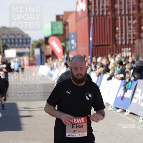 03.10.2025 - Köhlbrandbrückenlauf Jannik Wohlers http://msf.ph/oto/9121111 03.10.2025 13:04:27 Ziel 4055, 4117, 4198, 4297, 4494, 4665, 4836, 4995, 5055, 6018, 6250, 6251, 6723, 6724 meine-sportfotos.de