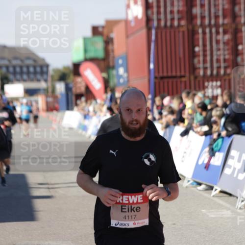 03.10.2025 - Köhlbrandbrückenlauf Jannik Wohlers http://msf.ph/oto/9121118 03.10.2025 13:04:27 Ziel 4055, 4117, 4198, 4297, 4494, 4665, 4836, 4995, 5055, 6018, 6250, 6251, 6723, 6724 meine-sportfotos.de