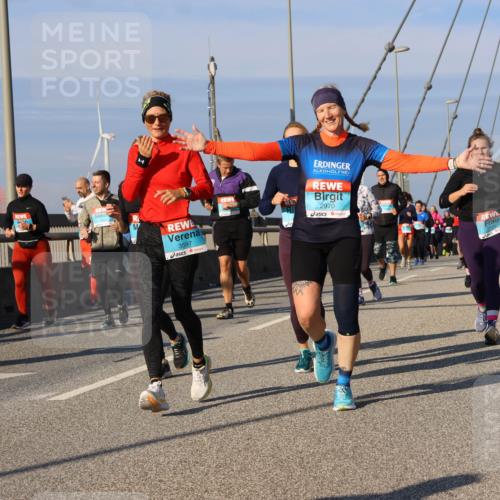 03.10.2025 - Köhlbrandbrückenlauf Strokosch-Dieckow http://msf.ph/oto/9121119 03.10.2025 09:56:23 Position 2 3597, 2970 meine-sportfotos.de