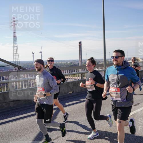 03.10.2025 - Köhlbrandbrückenlauf Michael Burmester http://msf.ph/oto/9121120 03.10.2025 13:02:30 Position 2 5505 meine-sportfotos.de