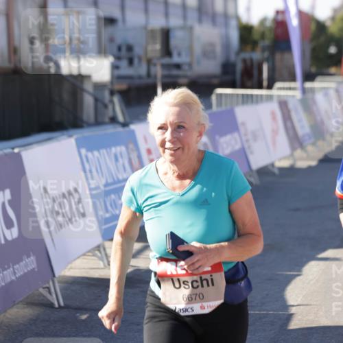 03.10.2025 - Köhlbrandbrückenlauf Jannik Wohlers http://msf.ph/oto/9121122 03.10.2025 13:36:09 Ziel 4972, 5158, 6670 meine-sportfotos.de
