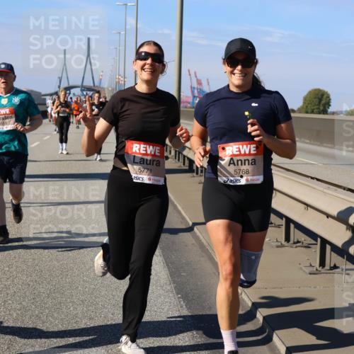 03.10.2025 - Köhlbrandbrückenlauf Strokosch-Dieckow http://msf.ph/oto/9121129 03.10.2025 12:59:46 Position 3 6785, 5771, 5768 meine-sportfotos.de