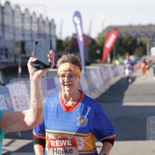 03.10.2025 - Köhlbrandbrückenlauf Jannik Wohlers http://msf.ph/oto/9121133 03.10.2025 13:36:09 Ziel 4972, 5158, 6670 meine-sportfotos.de