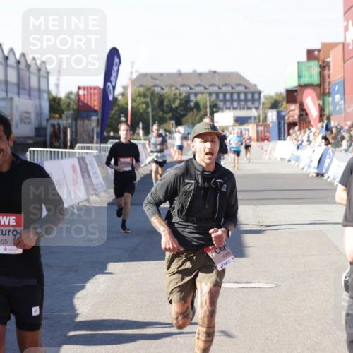 03.10.2025 - Köhlbrandbrückenlauf Jannik Wohlers http://msf.ph/oto/9121134 03.10.2025 13:04:28 Ziel 4055, 4117, 4198, 4297, 4494, 4665, 4836, 4995, 6018, 6092, 6250, 6251, 6723, 6724 meine-sportfotos.de