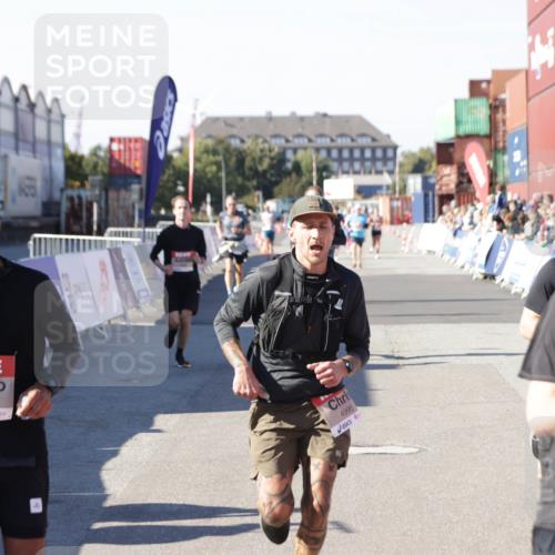 03.10.2025 - Köhlbrandbrückenlauf Jannik Wohlers http://msf.ph/oto/9121142 03.10.2025 13:04:28 Ziel 4055, 4117, 4198, 4297, 4494, 4665, 4836, 4995, 6018, 6092, 6250, 6251, 6723, 6724 meine-sportfotos.de