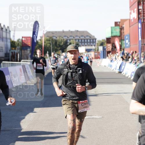 03.10.2025 - Köhlbrandbrückenlauf Jannik Wohlers http://msf.ph/oto/9121154 03.10.2025 13:04:28 Ziel 4055, 4117, 4198, 4297, 4494, 4665, 4836, 4995, 6018, 6092, 6250, 6251, 6723, 6724 meine-sportfotos.de