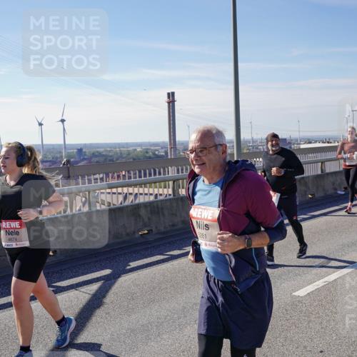 03.10.2025 - Köhlbrandbrückenlauf Michael Burmester http://msf.ph/oto/9121160 03.10.2025 13:02:33 Position 2 4674, 5281 meine-sportfotos.de