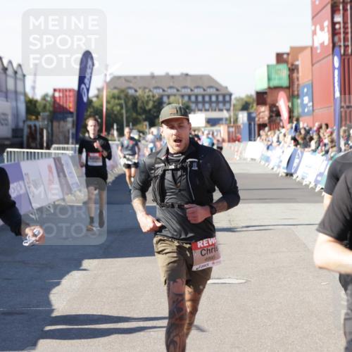 03.10.2025 - Köhlbrandbrückenlauf Jannik Wohlers http://msf.ph/oto/9121162 03.10.2025 13:04:28 Ziel 4055, 4117, 4198, 4297, 4494, 4665, 4836, 4995, 6018, 6092, 6250, 6251, 6723, 6724 meine-sportfotos.de