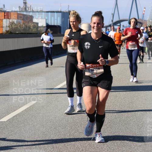 03.10.2025 - Köhlbrandbrückenlauf Strokosch-Dieckow http://msf.ph/oto/9121174 03.10.2025 12:59:50 Position 3 6746, 4982, 4012 meine-sportfotos.de