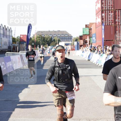 03.10.2025 - Köhlbrandbrückenlauf Jannik Wohlers http://msf.ph/oto/9121185 03.10.2025 13:04:28 Ziel 4055, 4117, 4198, 4297, 4494, 4665, 4836, 4995, 6018, 6092, 6250, 6251, 6723, 6724 meine-sportfotos.de