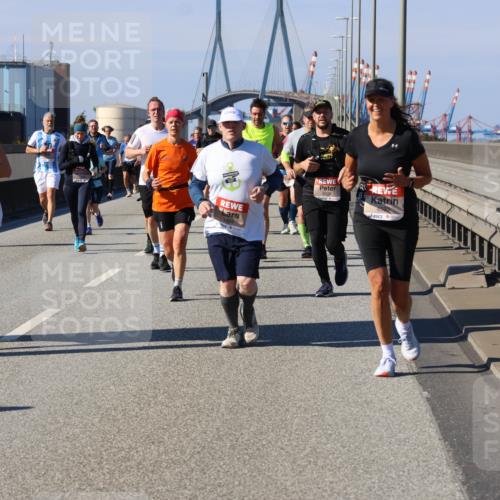 03.10.2025 - Köhlbrandbrückenlauf Strokosch-Dieckow http://msf.ph/oto/9121200 03.10.2025 12:59:56 Position 3 4404, 6326, 4593 meine-sportfotos.de