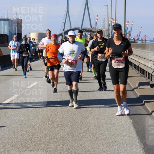 03.10.2025 - Köhlbrandbrückenlauf Strokosch-Dieckow http://msf.ph/oto/9121201 03.10.2025 12:59:56 Position 3 10, 495, 4404, 6326, 4593 meine-sportfotos.de